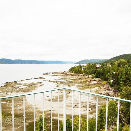 Auberge De La Riviere Saguenay La Baie Exterior photo