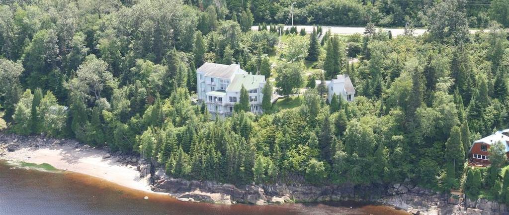 Auberge De La Riviere Saguenay La Baie Exterior photo